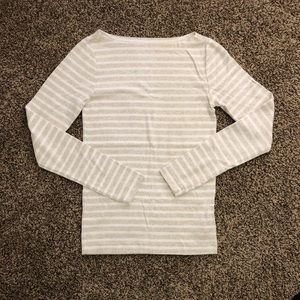 Pre-loved! Gap Long Cream/White Sleeve Shirt!